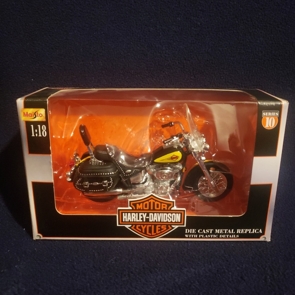 Maisto 1:18 Series 7 Harley Davidson Motorcycle DIECAST 2000 xl 1200cc Sportster